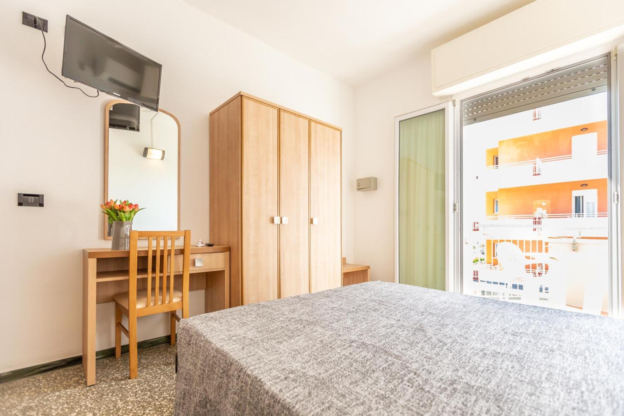 Hotel Haway Rimini Bagian luar foto